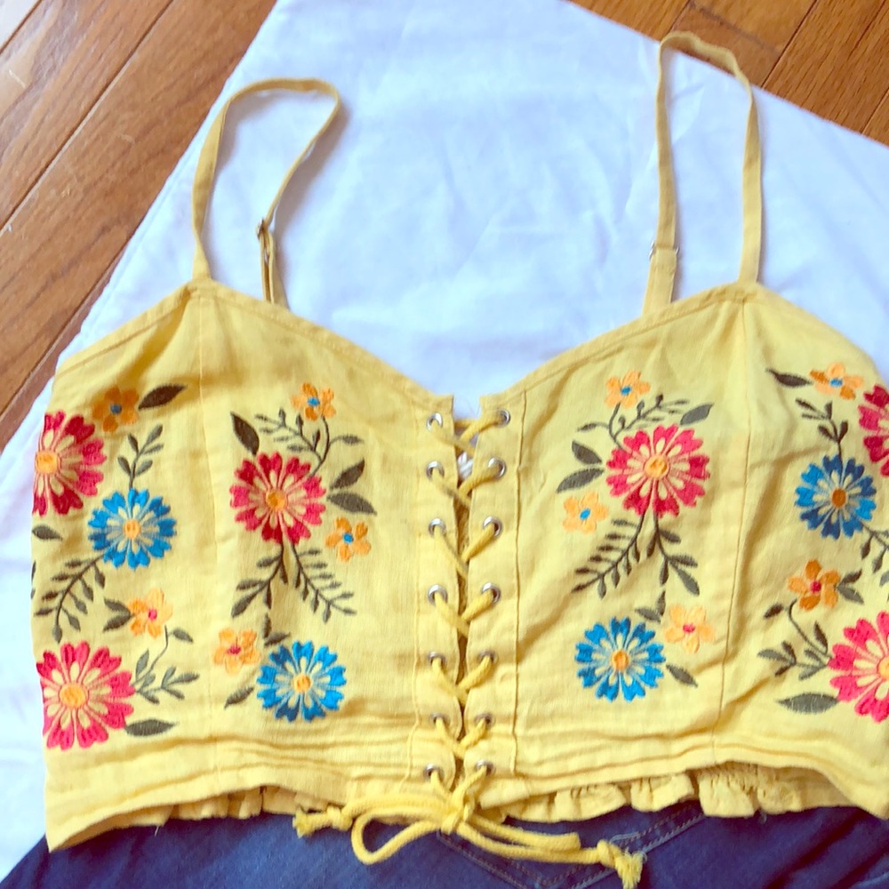 🛍 CLEARANCE🛍 Love Tree Half Tank Top/Crop Top